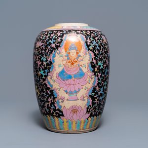 Un pot à gingembre en porcelaine de Chine Bencharong pour le marché thai, 19/20ème — photo 4