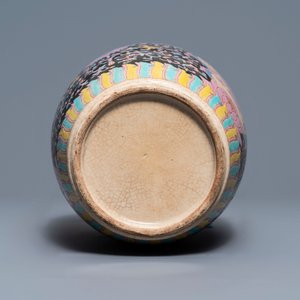 Un pot à gingembre en porcelaine de Chine Bencharong pour le marché thai, 19/20ème — photo 7
