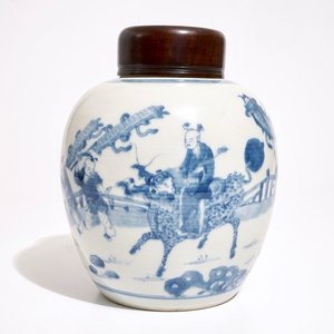 Un pot à gingembre en porcelaine de Chine bleu et blanc aux enfants jouants, Kangxi — photo 1