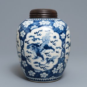 Un pot à gingembre en porcelaine de Chine bleu et blanc de style Kangxi, 19ème — photo 2