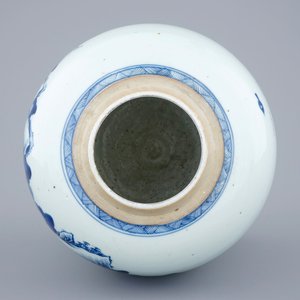 Un pot à gingembre en porcelaine de Chine bleu et blanc, Kangxi — photo 5