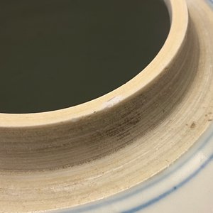 Un pot à gingembre en porcelaine de Chine en bleu et blanc à décor figuratif, Kangxi — photo 7