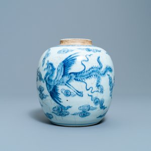 Un pot à gingembre en porcelaine de Chine en bleu et blanc, Yongzheng — photo 5