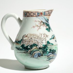 Un pot à lait et une tasse et soucoupe en porcelaine de Chine famille rose, Yongzheng/Qianlong — photo 5