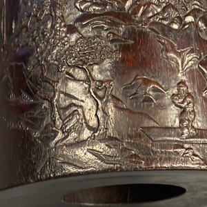 Un pot à pinceaux en bois de zitan à décor d'un paysage montagneux, Chine, 17/18ème — photo 27