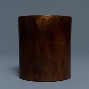 Un pot à pinceaux en bois huanguali, Chine, 18/19ème — photo 3