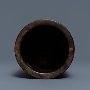Un pot à pinceaux en bois huanguali, Chine, 18/19ème — photo 6