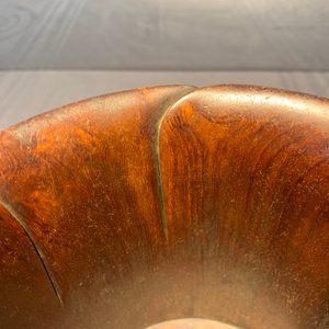 Un pot à pinceaux en bois sculpté à décor de magnolias, prob. Qing — photo 22