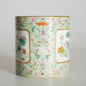 Un pot à pinceaux en porcelaine de Chine à fond turquoise, marque de Qianlong, 20ème — photo 11