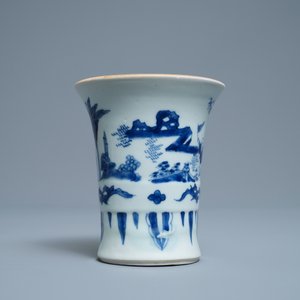Un pot à pinceaux en porcelaine de Chine en bleu et blanc, époque Transition — photo 2