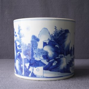 Un pot à pinceaux en porcelaine de Chine en bleu et blanc, Kangxi — photo 20