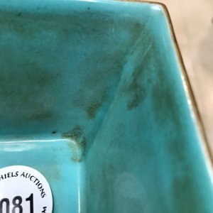 Un pot à pinceaux en porcelaine de Chine famille rose et un bol à vin, 19/20ème — photo 8