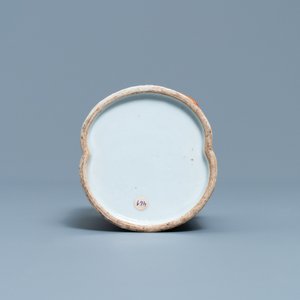 Un pot à pinceaux en porcelaine de Chine famille verte, 19ème — photo 8