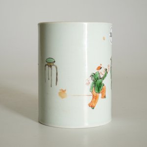 Un pot à pinceaux en porcelaine de Chine famille verte de style Kangxi, 19/20ème — photo 11