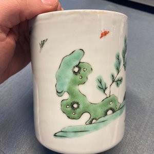 Un pot à pinceaux en porcelaine de Chine famille verte, Kangxi — photo 12