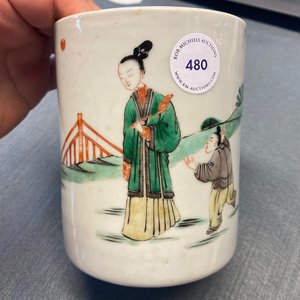 Un pot à pinceaux en porcelaine de Chine famille verte, Kangxi — photo 8