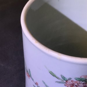Un pot à pinceaux en porcelaine de Chine famille verte, Kangxi — photo 18