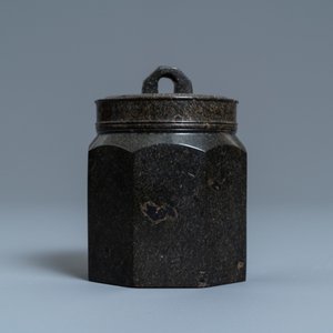 Un pot à tabac couvert en serpentine, Dresden, Allemagne, 17ème — photo 2