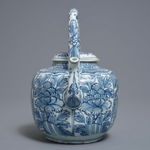 Un pot à vin et son couvercle en porcelaine de Chine bleu et blanc de type kraak, Wanli — photo 2