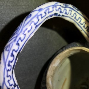 Un pot à vin et son couvercle en porcelaine de Chine bleu et blanc de type kraak, Wanli — photo 24