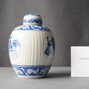 Un pot couvert en porcelaine de Chine en bleu et blanc, Kangxi — photo 7