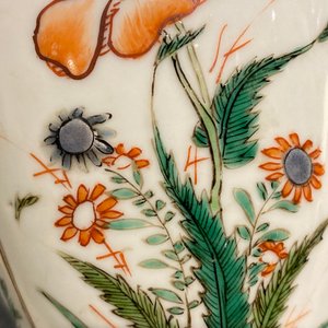 Un pot couvert et une assiette en porcelaine de Chine famille verte, Kangxi — photo 15
