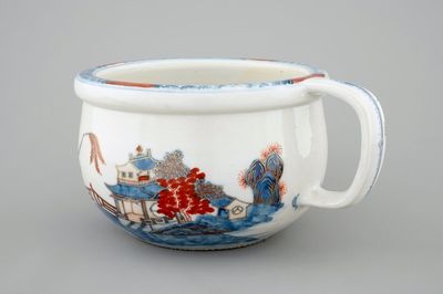 Un pot de chambre en porcelaine de Chine de style Imari, Qianlong, 18ème