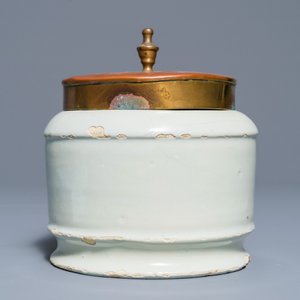 Un pot de pharmacie en faïence de Delft polychrome au couvercle en laiton, début du 19ème — photo 3