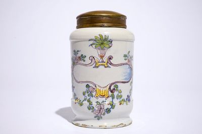 Un pot de pharmacie en faïence de Delft polychrome de forme albarello, 18ème
