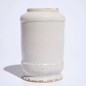 Un pot de pharmacie en faïence de Delft polychrome de forme albarello, 18ème — photo 7