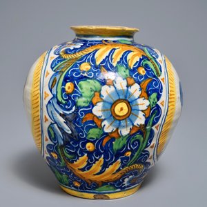 Un pot de pharmacie ou 'vaso a palla' en majolique italienne, Venise, 2ème moitié du 16ème — photo 4