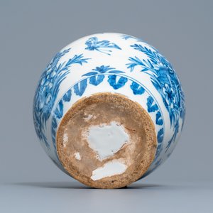 Un pot en faïence de Delft en bleu et blanc à décor de chinoiserie, Londres ou Francfort, fin du 17ème — photo 6