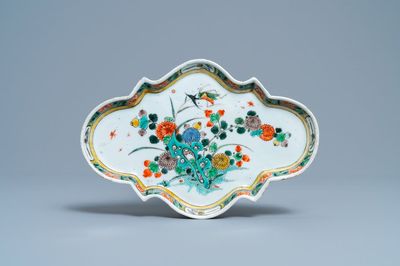 Un présentoir à 4 pieds en porcelaine de Chine famille verte, Kangxi