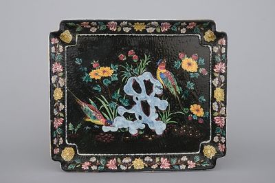 Un présentoir en faïence de Delft rectangulaire, 19ème