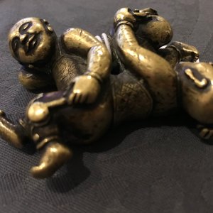 Un presse-papier en bronze doré en forme des frères Hoho, Chine, 18/19ème — photo 8