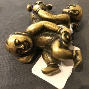 Un presse-papier en bronze doré en forme des frères Hoho, Chine, 18/19ème — photo 10