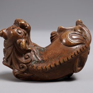 Un presse-papiers en bronze en forme de lion bouddhiste ou Shishi, Chine, 17/18ème — photo 7
