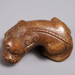 Un presse-papiers en bronze en forme de lion bouddhiste ou Shishi, Chine, 18/19ème — photo 7