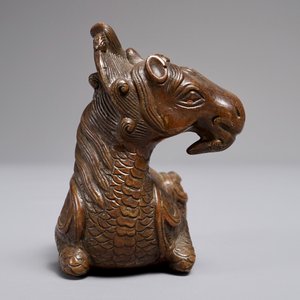 Un presse-papiers en bronze en forme de longma, Chine, 18/19ème — photo 3