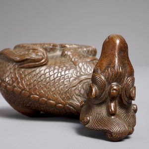 Un presse-papiers en bronze en forme de longma, Chine, 18/19ème — photo 7