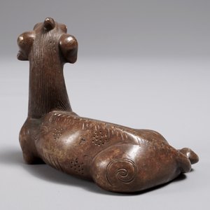 Un presse-papiers en bronze en forme de pixiu, Chine, 18/19ème — photo 4