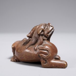 Un presse-papiers en bronze en forme de qilong, Chine, 18/19ème — photo 3