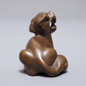 Un presse-papiers en bronze en forme de tigre, Chine, 18/19ème — photo 5