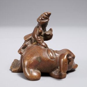 Un presse-papiers en bronze en forme d'un éléphant et son cavalier, Chine, 19/20ème — photo 3