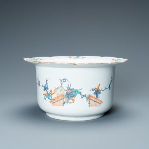 Un rafraîchissoir en porcelaine pâte tendre à décor Kakiemon, Chantilly, France, 18ème — photo 1