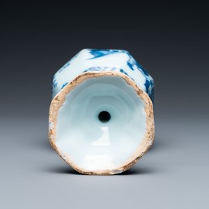 Un rare porte-perruque d'enfant en faïence de Delft en bleu et blanc à décor chinois, fin du 17ème — photo 7