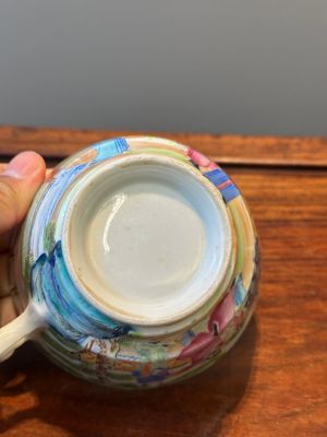 Un rare sucrier couvert, une tasse et une soucoupe en porcelaine de Chine famille rose de Canton, 19ème — photo 16