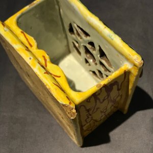 Un rechaud miniature avec son intérieur en faïence polychrome de Delft, 18ème — photo 19