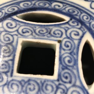 Un repose-bras en forme de tambour en porcelaine de Chine bleu et blanc, Qianlong — photo 13