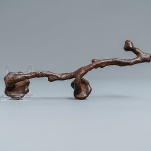 Un repose-pinceaux en fer en forme d'un sceptre ruyi au lingzhi, Ming — photo 7